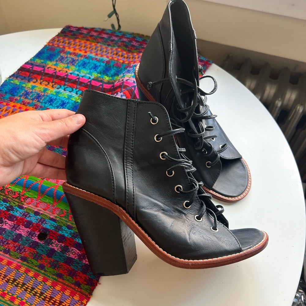 Holystone strappy heels!